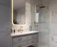 Arranging the collection with gold handles and knobs from the STILO collection