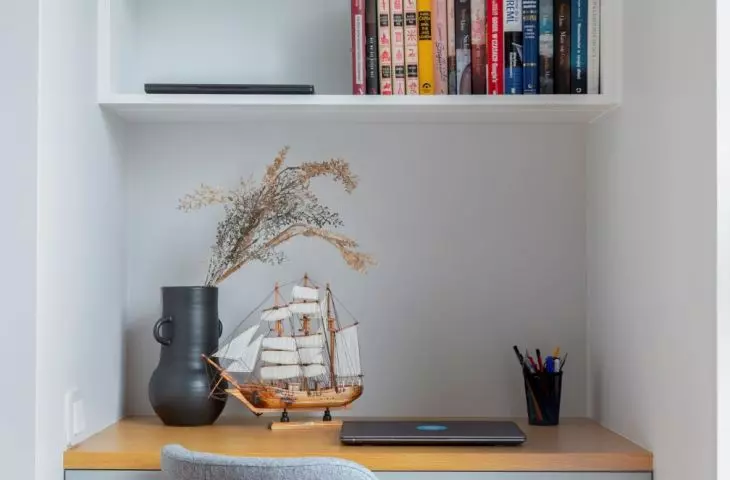 Bedroom - desk