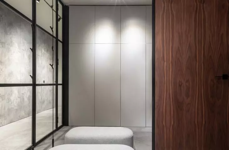 Dressing room in a house in Puszczykowo 