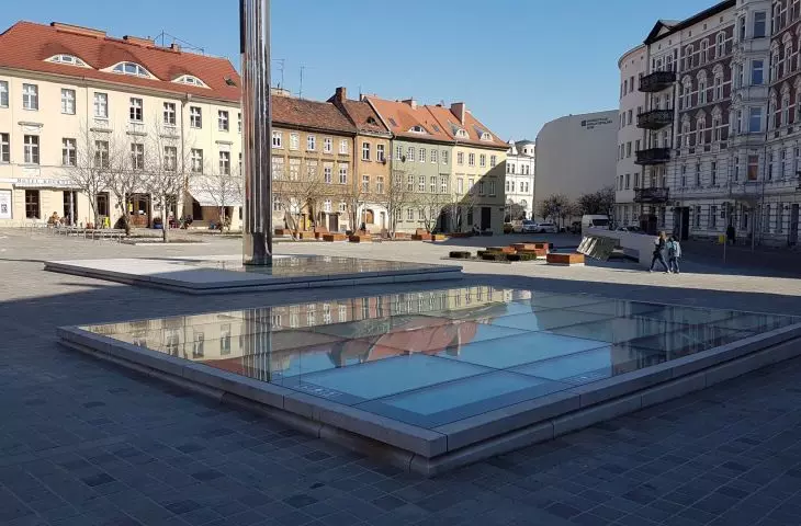 Plac Kolegiacki w Poznaniu po przebudowie - III/IV 2022 r.