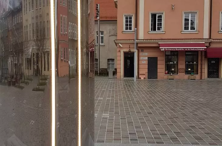 Plac Kolegiacki w Poznaniu po przebudowie - III/IV 2022 r.