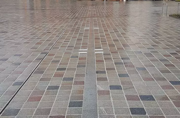 Plac Kolegiacki w Poznaniu po przebudowie - III/IV 2022 r.