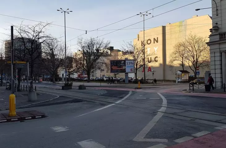 Intersection of 27 Grudnia, Ratajczaka and 3 Maja streets.