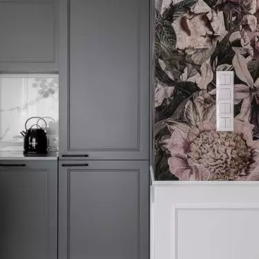 Artistic wallpaper to enrich the arrangement