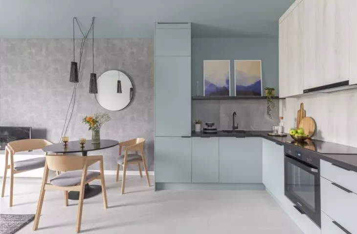Kitchenette and table