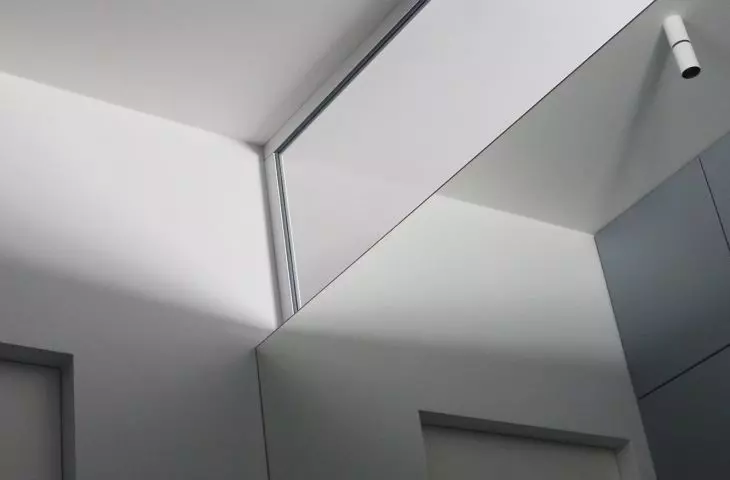 Fanlight placed between bathroom and living room