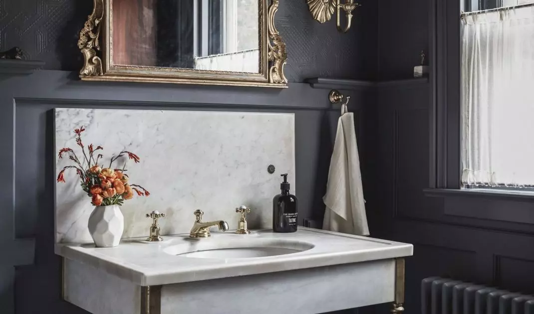 References to the Rococo style