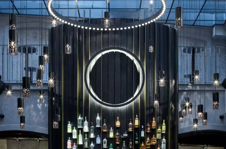 „Moon club” — projekt wnętrza klubu w Pradze