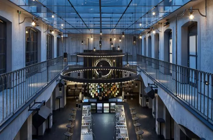 „Moon club” — projekt wnętrza klubu w Pradze