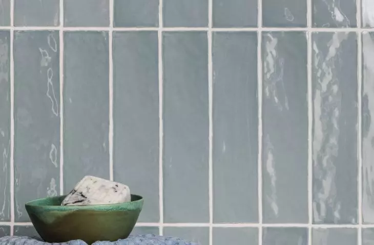 White joints emphasize interior hygiene
