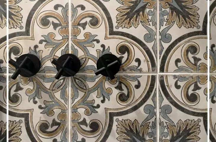 Bathroom detail