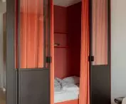 Intimate sleeping space