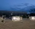 Wystawa Sztuka Mebla umieszona jest w trzech kontenerach