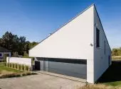 Asymmetrical house in Tarnowskie Góry by INOSTUDIO studio