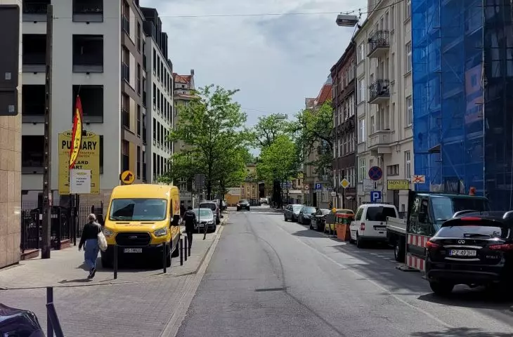 Gąsiorowskiego Street, at the closure of the viewing axis will stand the planned high-rise building