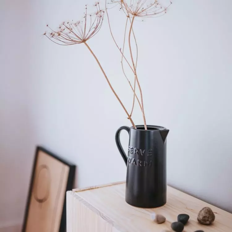 As a decoration, dried flowers in an original vase will work great.