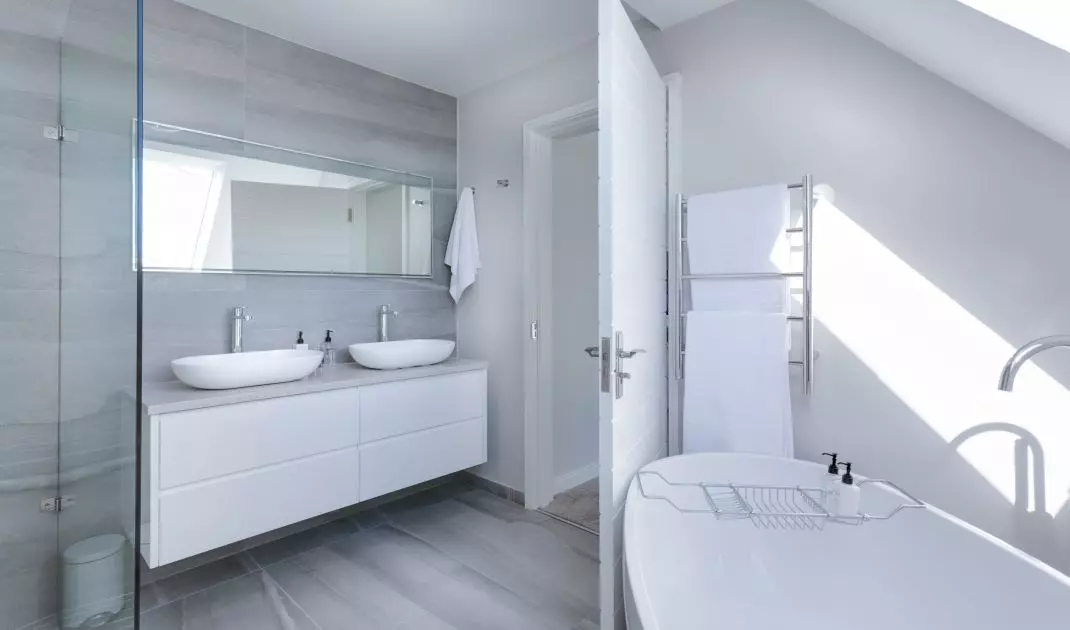 A properly thought out design will allow us to fit both a bathtub and a shower 