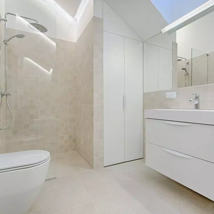 The space under the haunches can be used for capacious cabinets