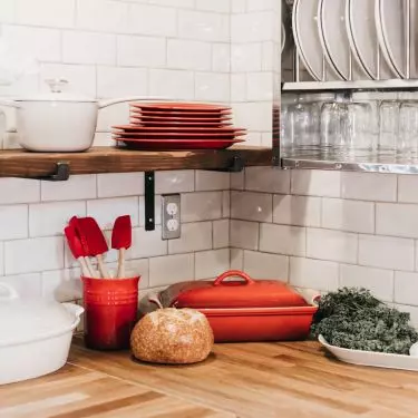 Neutral tiles are a great backdrop for colorful accessories