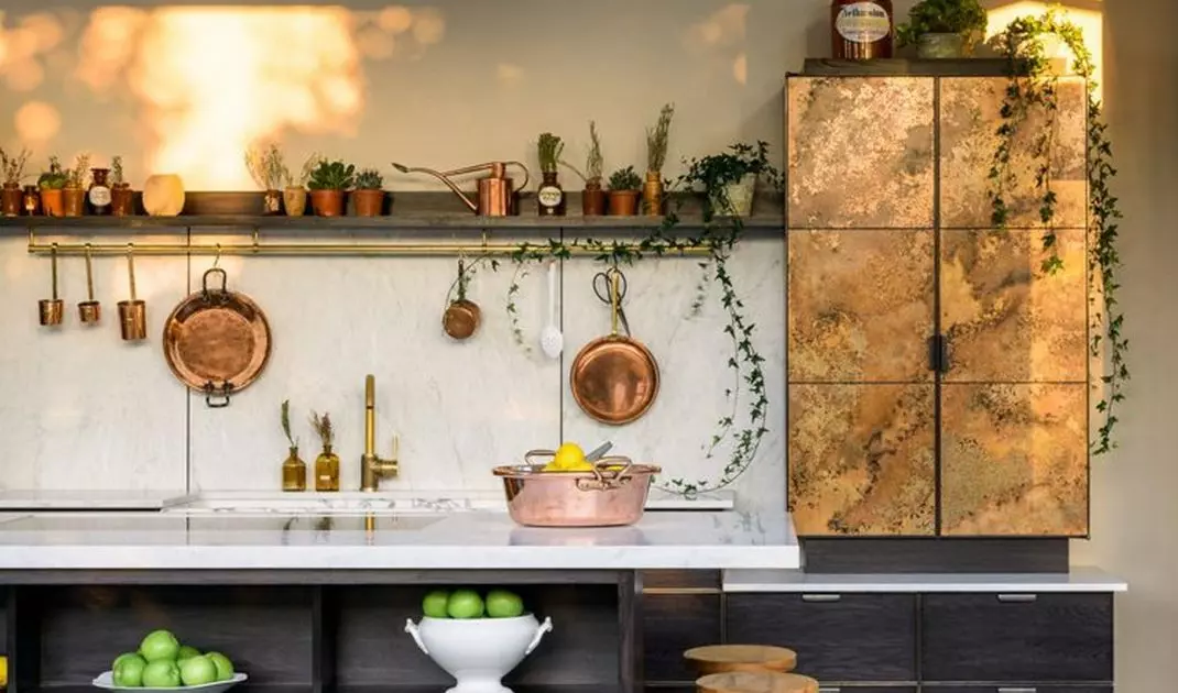 Gold cabinet fronts