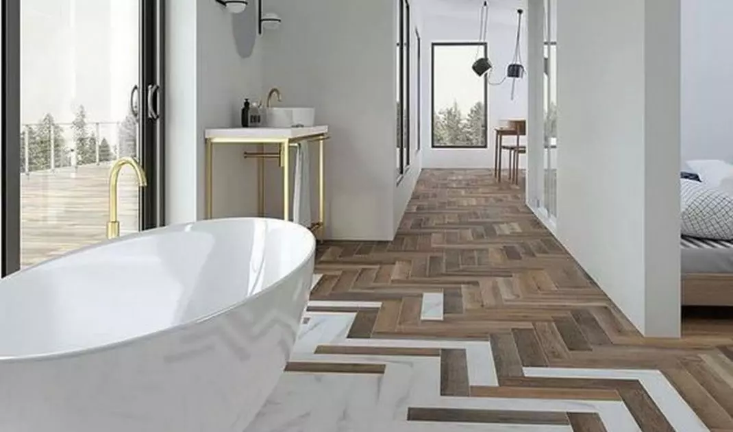 Gradual transition from parquet to tiles
