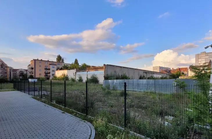 teren dawnej zajezdni w Poznaniu między ulicami Gajową, Kraszewskiego, Sienkiewicza i Zwierzyniecką