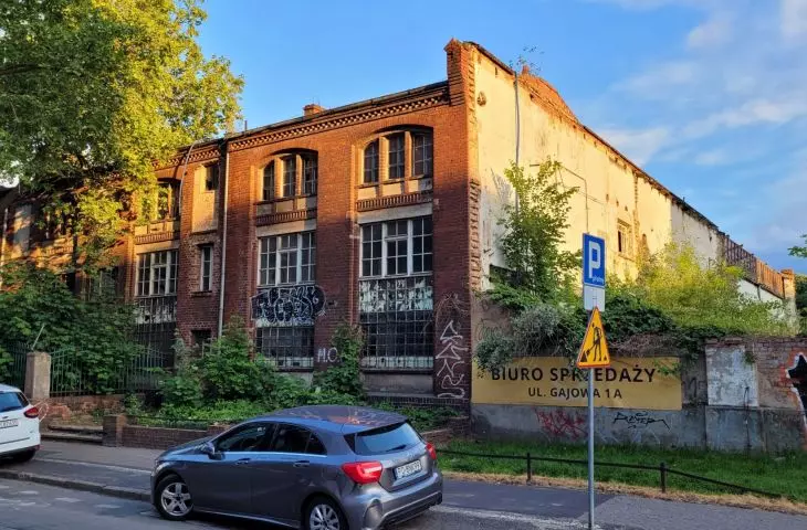 teren dawnej zajezdni w Poznaniu między ulicami Gajową, Kraszewskiego, Sienkiewicza i Zwierzyniecką