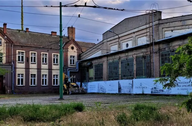 historic part with the front of the hall on Gajowa Street
