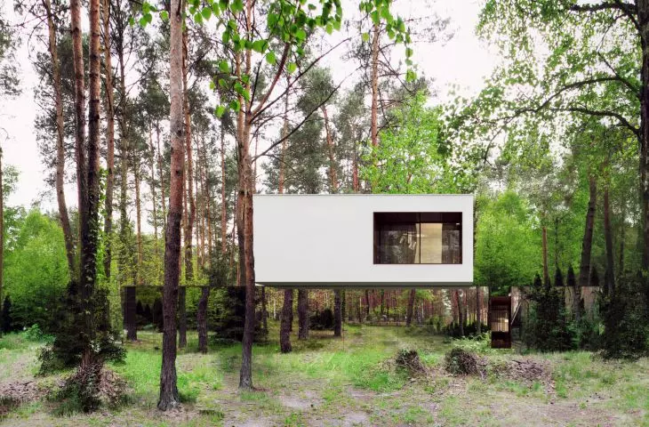 RE: MIRROR HOUSE 1.0