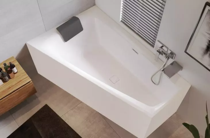 Plug & Play bathtub, Still smart model