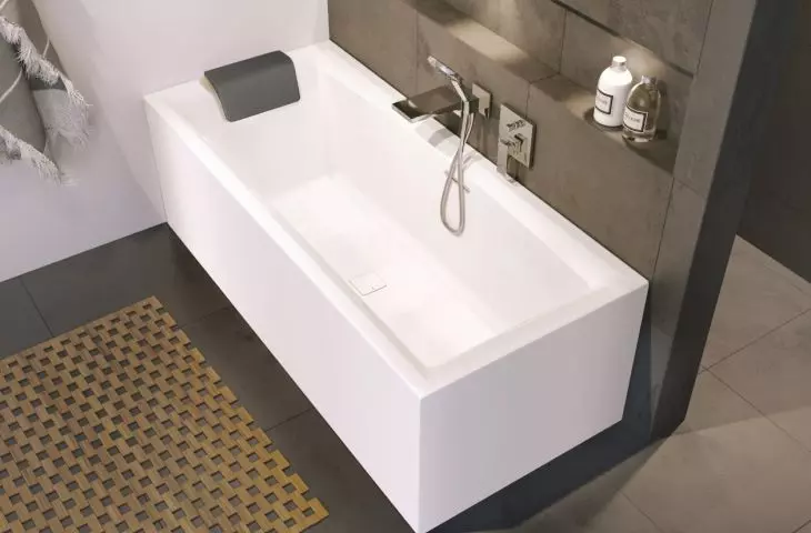Plug & Play bathtub, Still square model