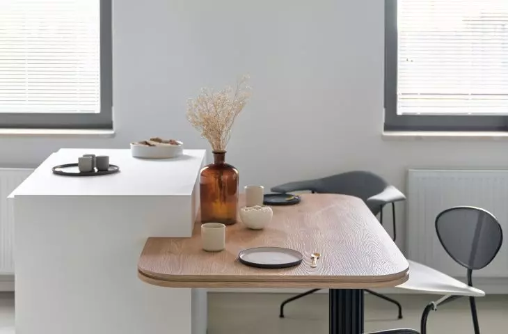 Kitchen island with complementary countertop