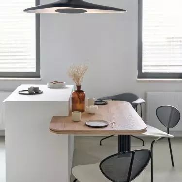 Kitchen island with complementary countertop