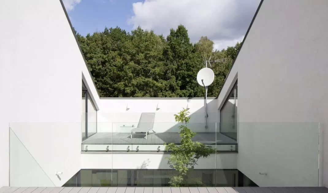 Dom z atrium w Gliwicach projektu INOSTUDIO architekci