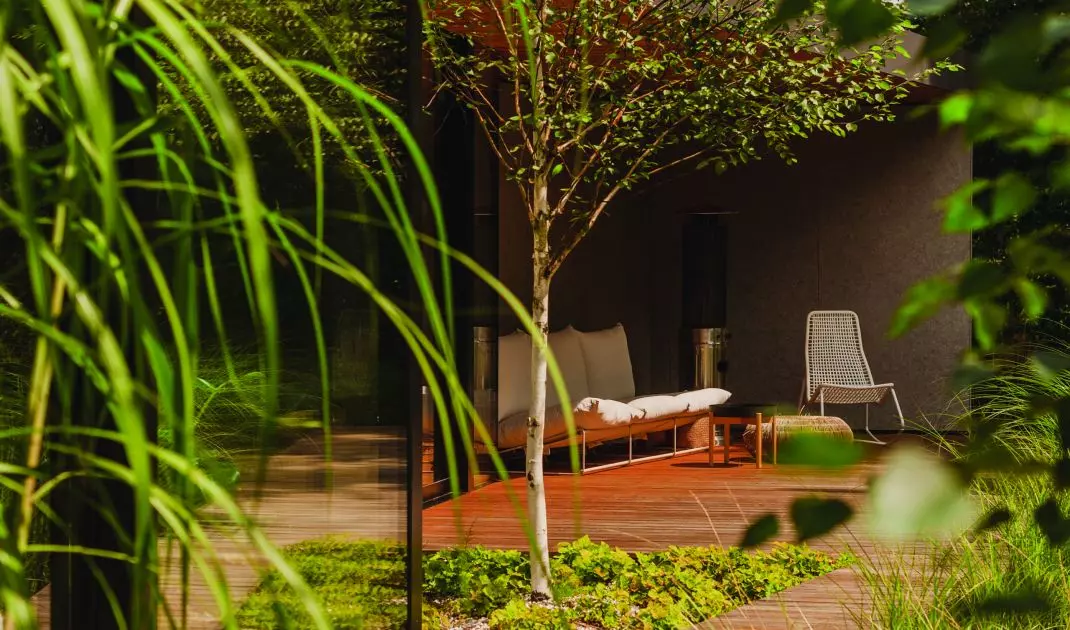 Dom „City break house” – zielona, sielska przystań w mieście autorstwa MOKAA Architekci