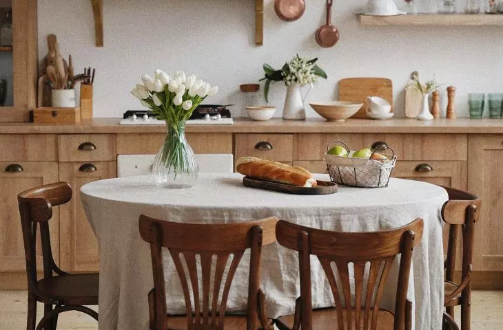 Boho style dining room - how to decorate a cozy space for the family?