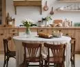 Boho style dining room - how to decorate a cozy space for the family?