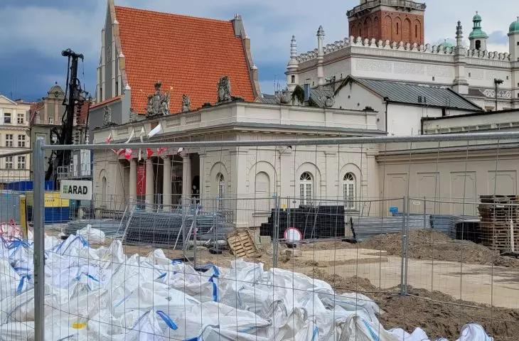 Stary Rynek w Poznaniu - przebudowa płyty - czerwiec 2022