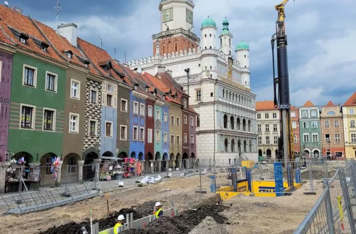 Old Market Square in Poznań - reconstruction of the plate - June 2022
