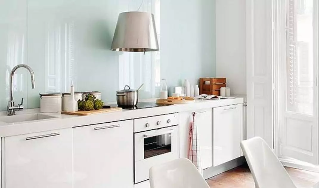Lacobel used as a wall panel in the kitchen