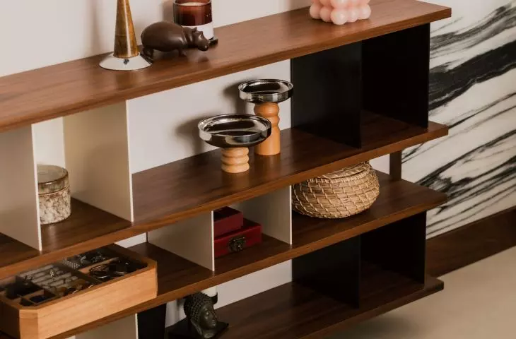openwork bookcase in the bedroom