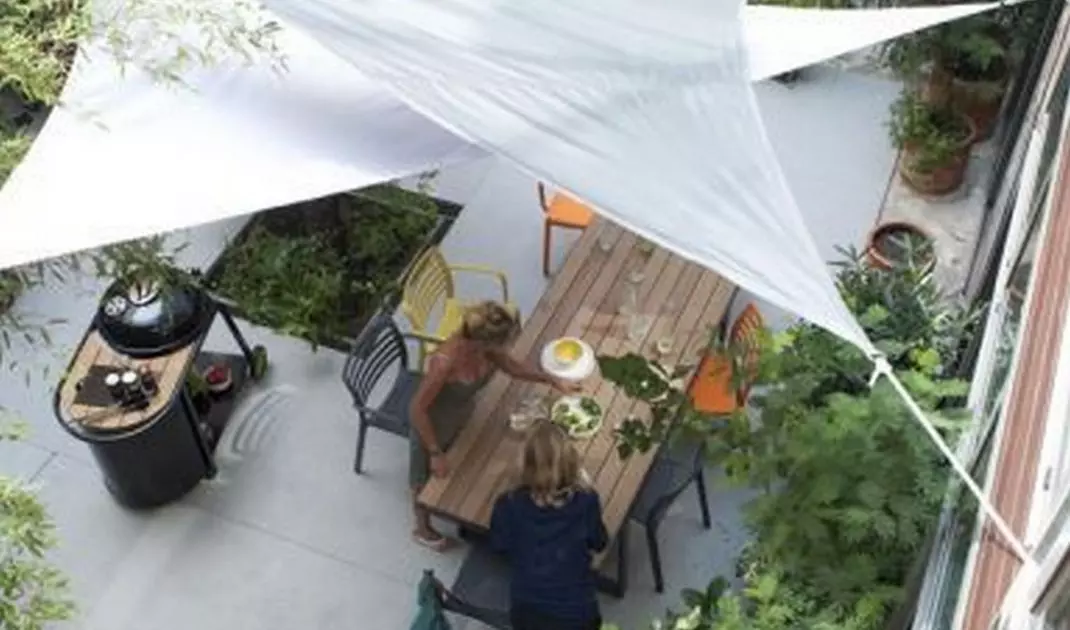 Sunshade membranes to cover the terrace