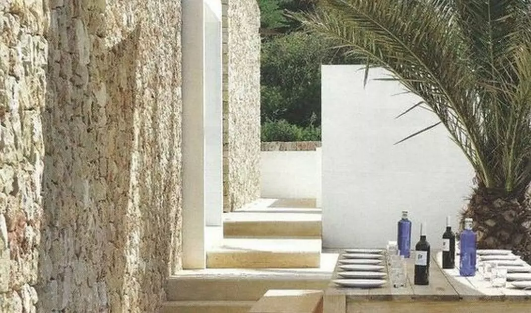 Sunshade membrane to cover the terrace