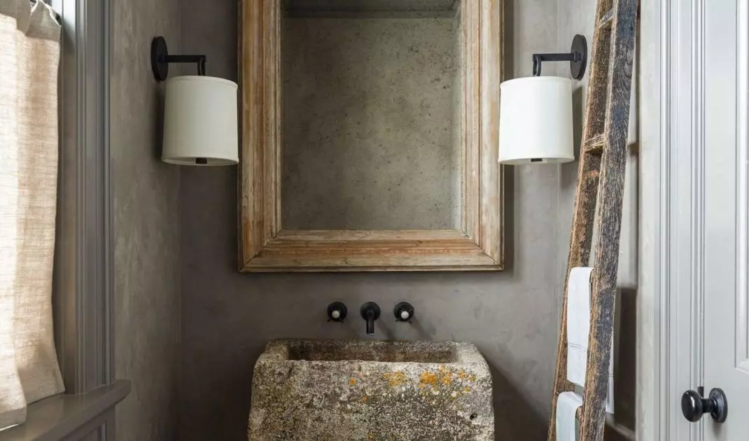 Stone washbasin in the bathroom