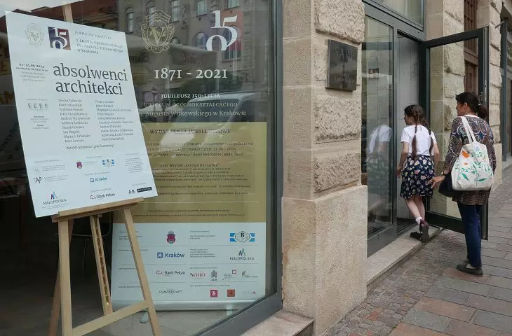 wystawę zobaczyć można w Galerii SARP Oddział Kraków przy placu Szczepańskim 6