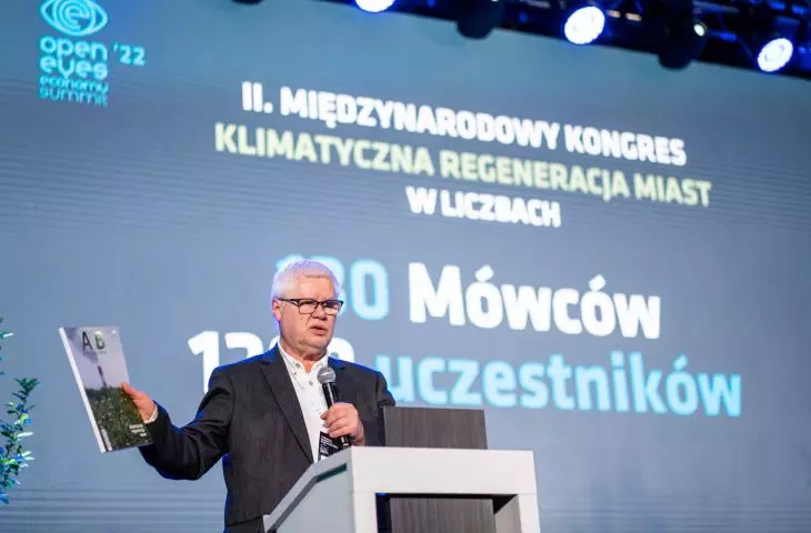 Prof. Jerzy Hausner speaks at the end of the Congress