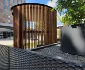 Przestrzeń przy biurowcu Globis w Poznaniu - proj. Insomia