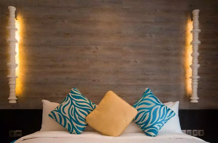 A bedroom without a window is worth original lighting 