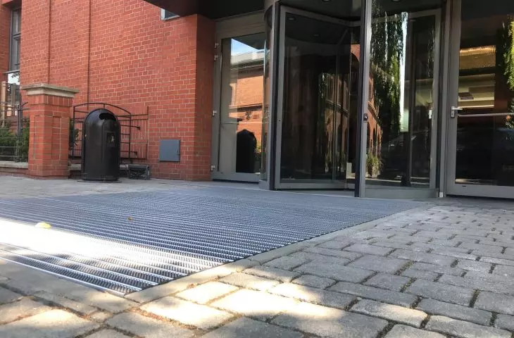 Wysokiej jakości wycieraczki obiektowe
