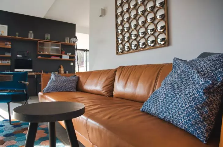 Brown sofa is a choice for years to come 